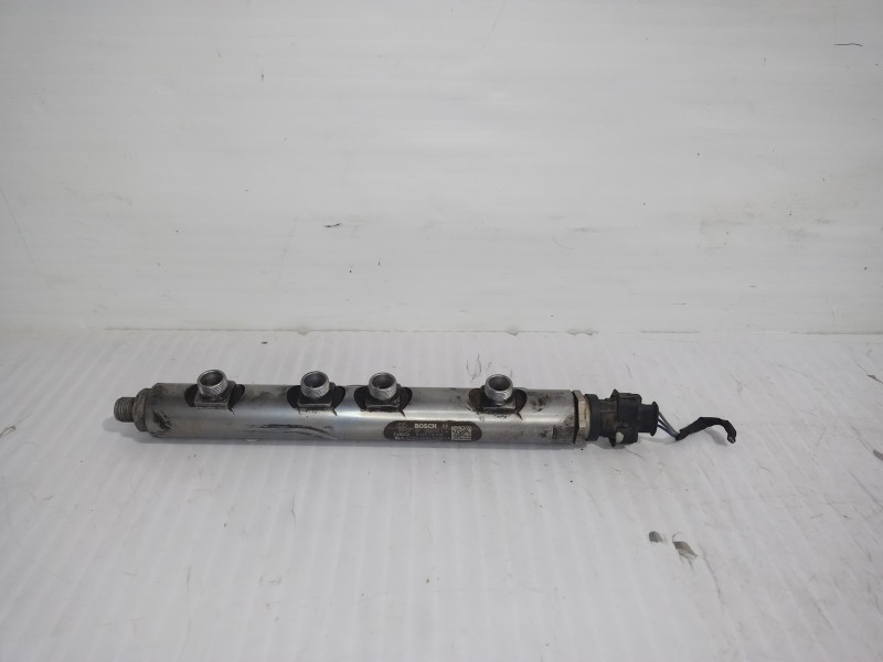 Recambio de rampa inyectora para land rover discovery 4 tdv6 hse referencia OEM IAM 445216030  