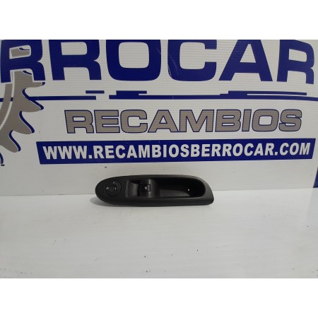 Recambio de mando elevalunas delantero derecho para renault clio ii fase ii (b/cb0) 1.2 referencia OEM IAM 8200084005  