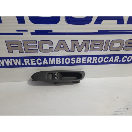 Recambio de mando elevalunas delantero izquierdo para renault clio ii fase ii (b/cb0) 1.2 referencia OEM IAM 8200084003  
