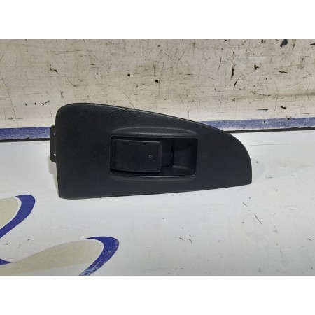 Recambio de mando elevalunas trasero derecho para toyota avensis berlina (t25) 2.2 d-4d cat referencia OEM IAM 7427105020  