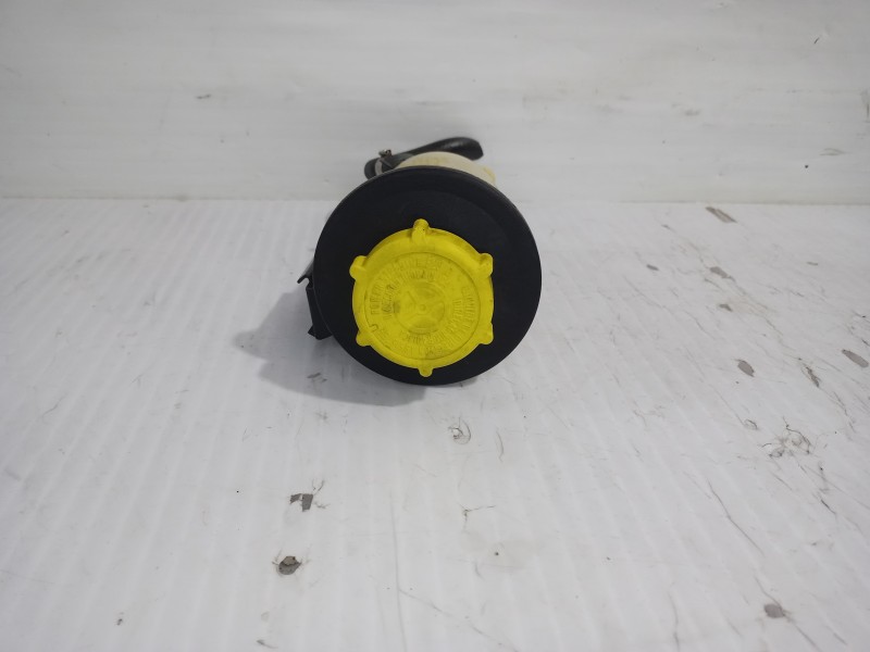 Recambio de deposito servo para land rover discovery 4 tdv6 hse referencia OEM IAM QFX500060  