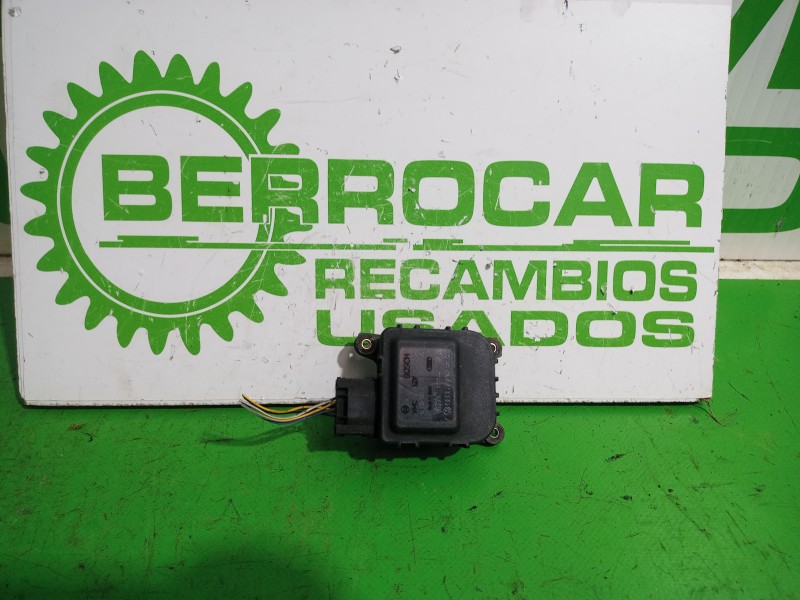 Recambio de motor apertura trampilla para seat ibiza (6k1) select referencia OEM IAM 0132801213  