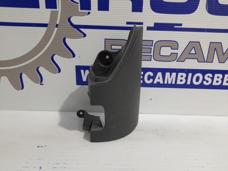 Recambio de molduras traseras para renault kangoo 1.5 dci diesel fap referencia OEM IAM 8200557183  