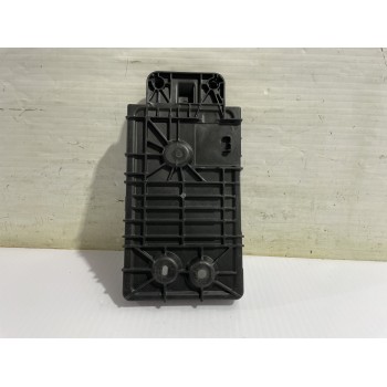 Recambio de soporte bateria para mazda 3 lim. () center-line referencia OEM IAM KE7056041  