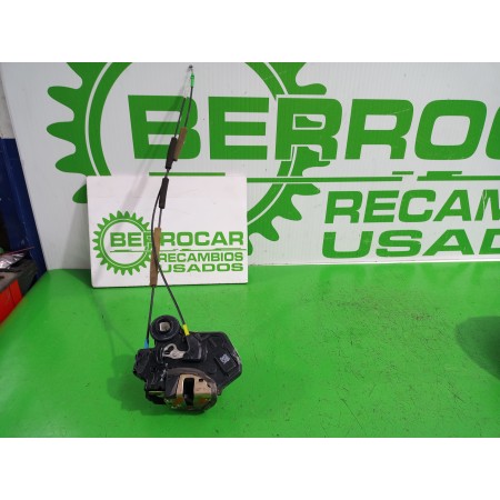 Recambio de cerradura puerta trasera izquierda para toyota avensis berlina (t25) 2.2 d-4d cat referencia OEM IAM 6906002102  