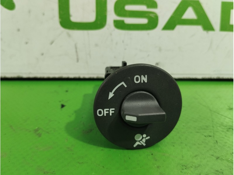 Recambio de interruptor para renault scenic ii 1.6 16v referencia OEM IAM 8200169589B  