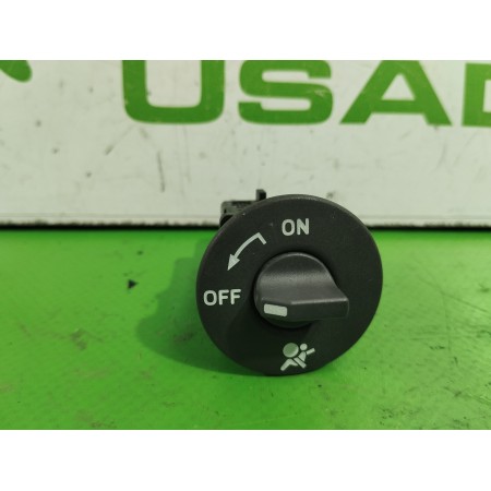 Recambio de interruptor para renault scenic ii 1.6 16v referencia OEM IAM 8200169589B  