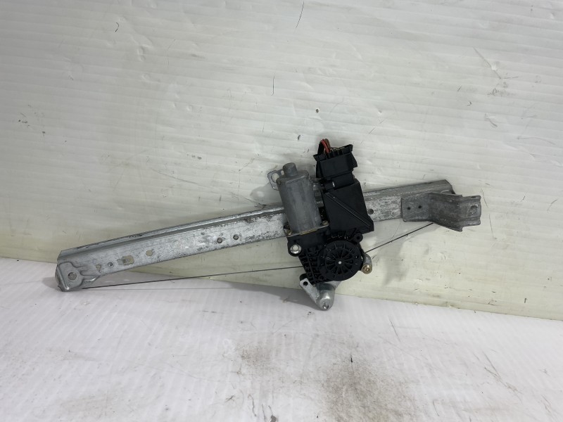 Recambio de elevalunas trasero derecho para mercedes-benz clase a (w168) 170 cdi (168.009) referencia OEM IAM A1687301046  