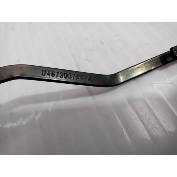 Recambio de brazo limpia trasero para chrysler voyager (gs) 2.5 td family referencia OEM IAM 04673037A  