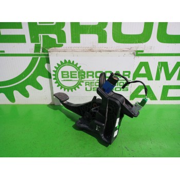 Recambio de pedal embrague para dacia sandero laureate referencia OEM IAM 465038135R / 8201298901  