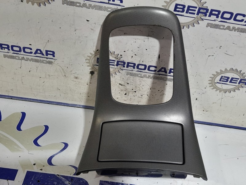 Recambio de cenicero para toyota avensis berlina (t25) 2.2 d-4d cat referencia OEM IAM 5882105050  