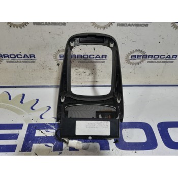 Recambio de cenicero para toyota avensis berlina (t25) 2.2 d-4d cat referencia OEM IAM 5882105050  