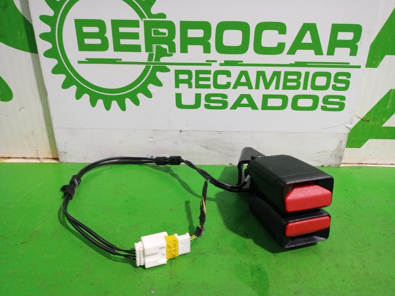 Recambio de enganche cinturon trasero central para peugeot 508 active referencia OEM IAM 8976J9  