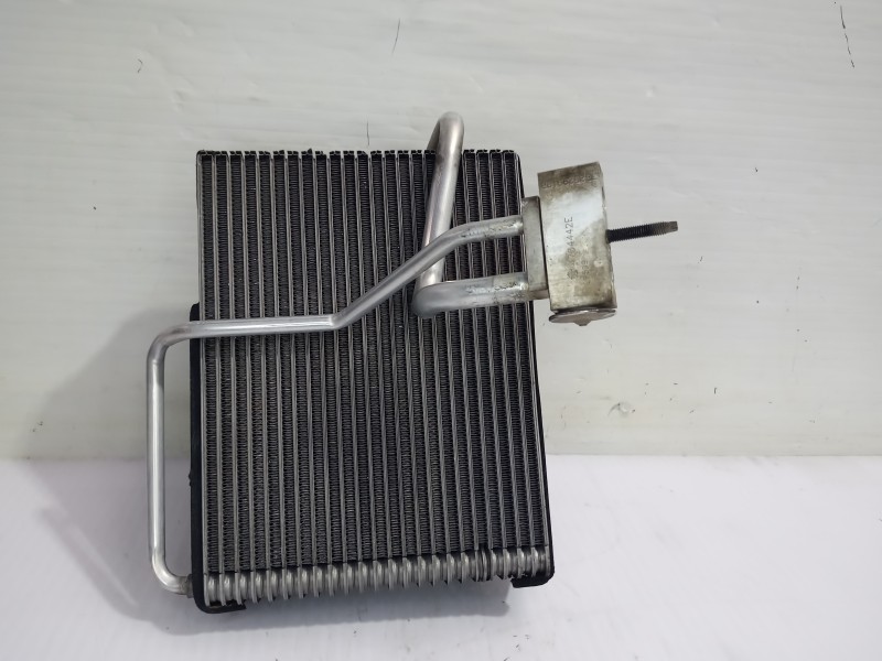 Recambio de evaporador aire acondicionado para chrysler voyager (gs) 2.5 td family referencia OEM IAM 4882355AC  