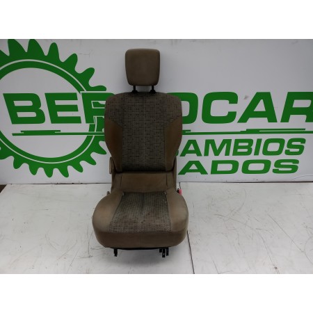 Recambio de asientos trasero derecho para renault scenic ii 1.9 dci diesel referencia OEM IAM 7701058246  