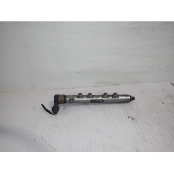 Recambio de rampa inyectora para land rover discovery 4 tdv6 hse referencia OEM IAM 0445216028  