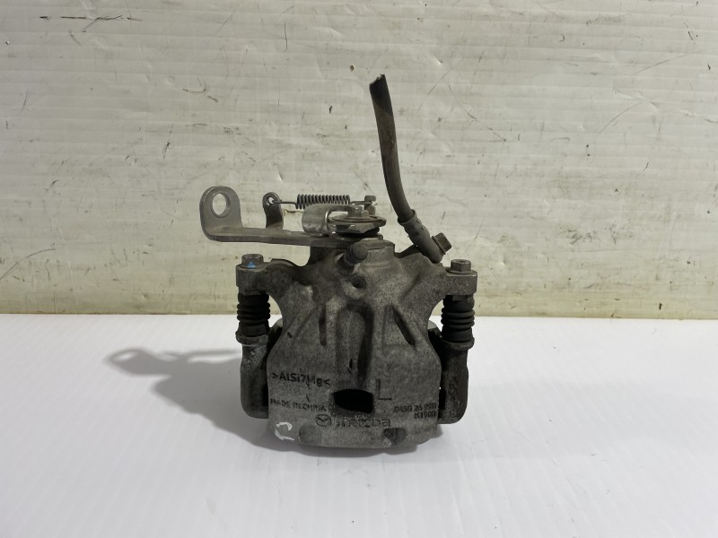 Recambio de pinza de freno trasera izquierda para mazda 3 lim. () center-line referencia OEM IAM B4Y72699ZA  