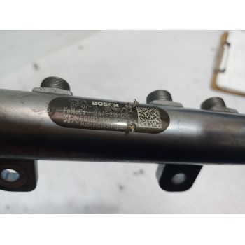 Recambio de rampa inyectora para land rover discovery 4 tdv6 hse referencia OEM IAM 0445216028  