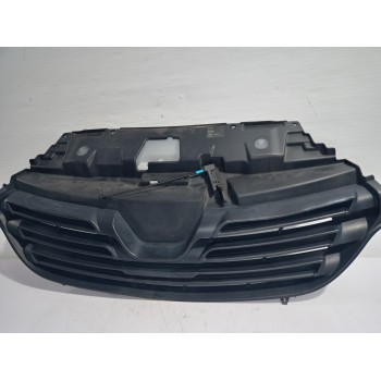 Recambio de rejilla delantera para renault trafic furgón l1h1 2,7t referencia OEM IAM 623108673R  