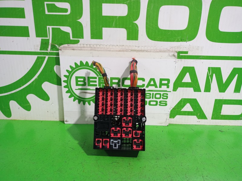 Recambio de caja reles / fusibles para ford fiesta (cbk) ambiente referencia OEM IAM 6S6T14401  