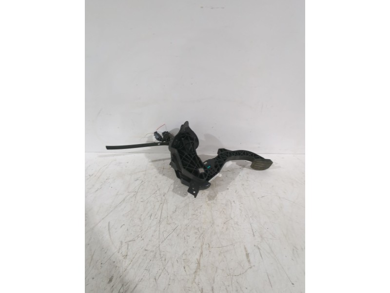 Recambio de pedal embrague para peugeot rifter 1.5 bluehdi 100 referencia OEM IAM 9823113380  