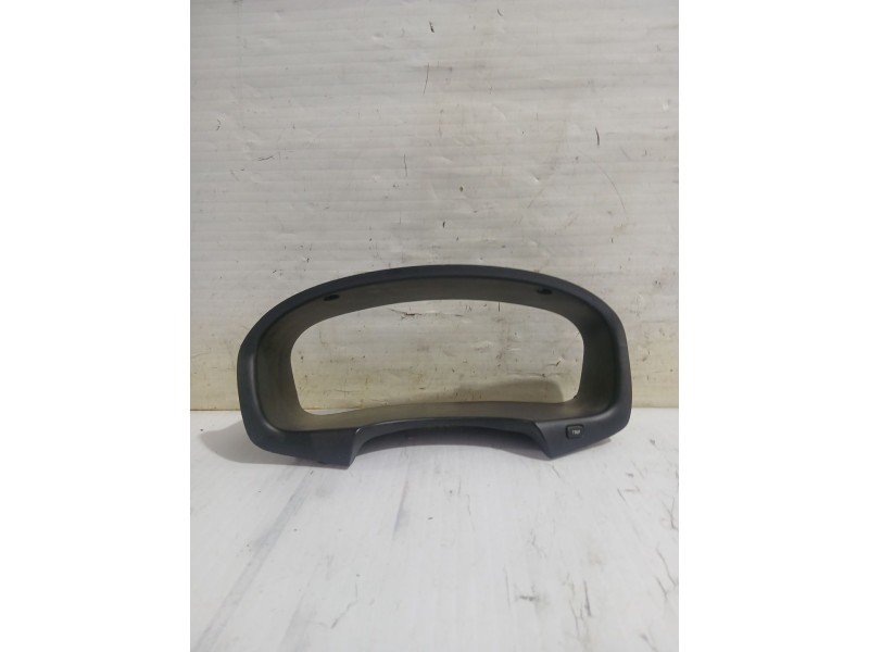 Recambio de moldura para kia carens iii monospace (un) 2.0 crdi 140 referencia OEM IAM 848301D000  