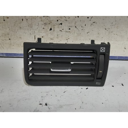 Recambio de aireador lateral derecho para toyota avensis berlina (t25) 2.2 d-4d cat referencia OEM IAM 5565005130  