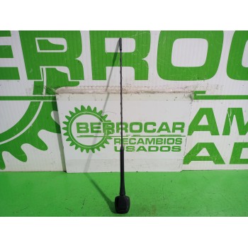 Recambio de antena para dacia sandero laureate referencia OEM IAM 282168032R  
