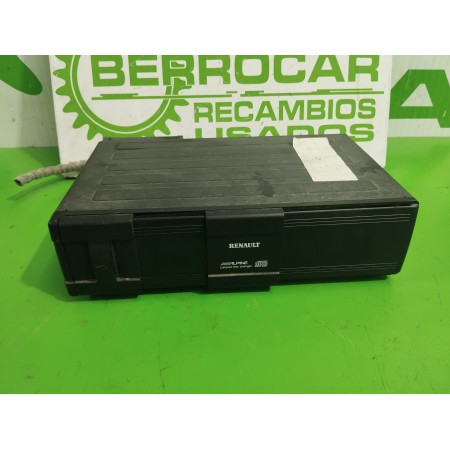 Recambio de sistema audio / radio cd para renault scenic ii 1.6 16v referencia OEM IAM 8200002589A  