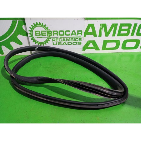 Recambio de goma contorno para dacia sandero laureate referencia OEM IAM 808321804R  