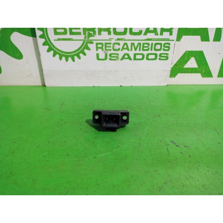Recambio de cerradura maletero / porton para dacia sandero laureate referencia OEM IAM 7700838546  