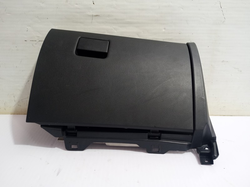 Recambio de guantera para mazda 3 lim. () center-line referencia OEM IAM BHN16426  