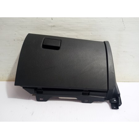 Recambio de guantera para mazda 3 lim. () center-line referencia OEM IAM BHN16426  
