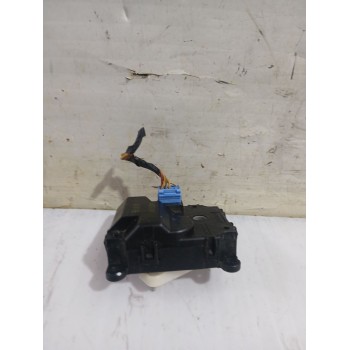 Recambio de motor apertura trampilla para kia carens iii monospace (un) 2.0 crdi 140 referencia OEM IAM B400730710  