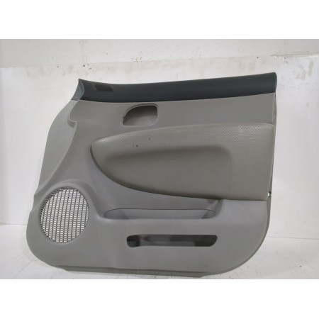 Recambio de guarnecido puerta delantera derecha para kia carens iii monospace (un) 2.0 crdi 140 referencia OEM IAM 823021D0305X 