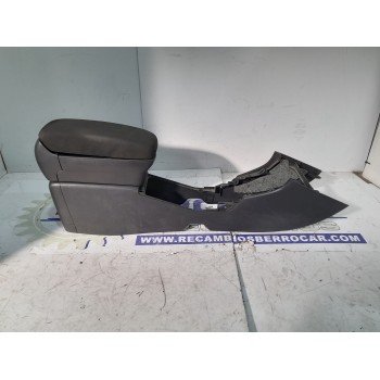 Recambio de apoyabrazos central para toyota avensis berlina (t25) 2.2 d-4d cat referencia OEM IAM 5892305020  