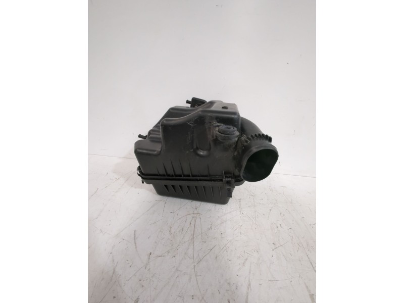 Recambio de caja filtro de aire para kia carens iii monospace (un) 2.0 crdi 140 referencia OEM IAM 281101D300  