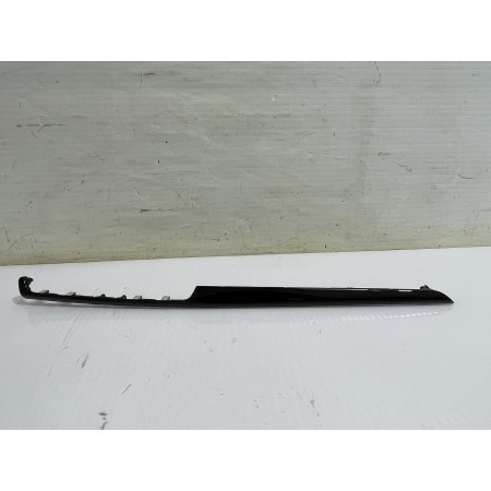 Recambio de moldura para mazda 3 lim. () center-line referencia OEM IAM BHN155256  