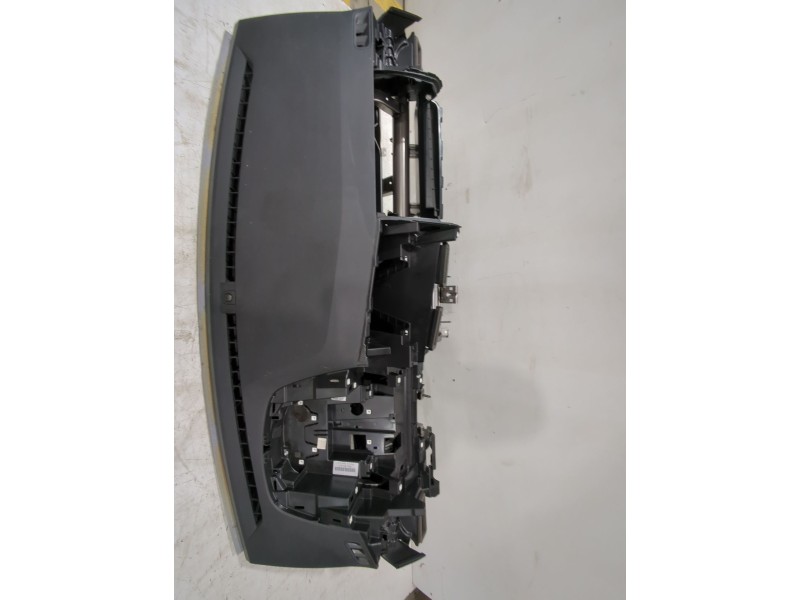 Recambio de salpicadero para peugeot rifter 1.5 bluehdi 100 referencia OEM IAM 16841899ZD  