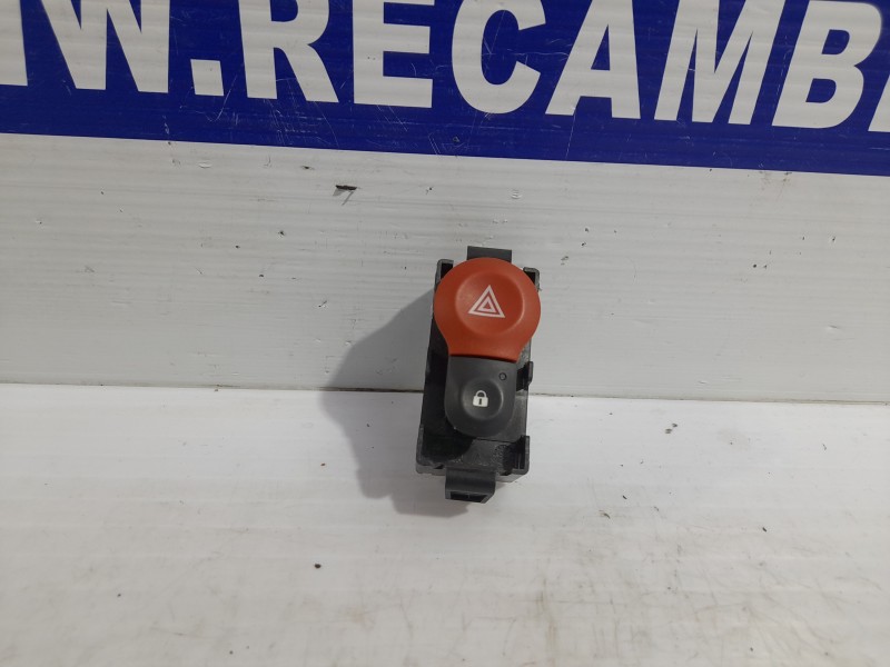 Recambio de warning para renault kangoo 1.5 dci diesel fap referencia OEM IAM E31601  
