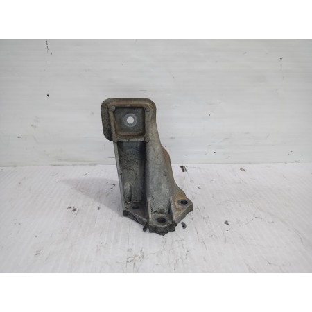 Recambio de soporte motor izquierdo para land rover discovery 4 tdv6 hse referencia OEM IAM AH226061BA  