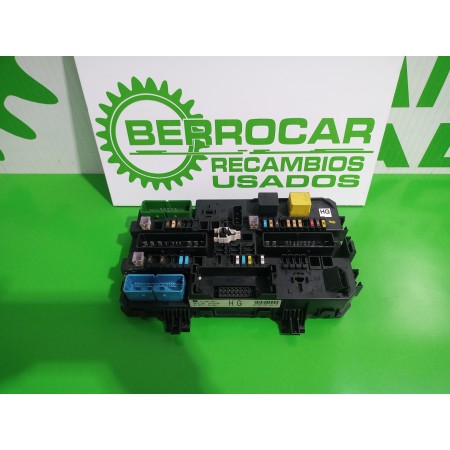 Recambio de caja reles / fusibles para opel zafira b 1.9 cdti cat (z 19 dtl) referencia OEM IAM 13206759  