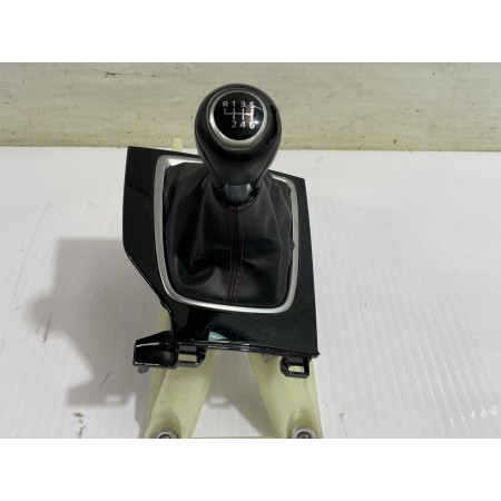 Recambio de palanca cambio para mazda 3 lim. () center-line referencia OEM IAM KE4046100B  