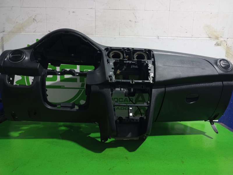 Recambio de salpicadero para dacia sandero laureate referencia OEM IAM 2780280527R  