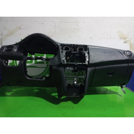 Recambio de salpicadero para dacia sandero laureate referencia OEM IAM 2780280527R  