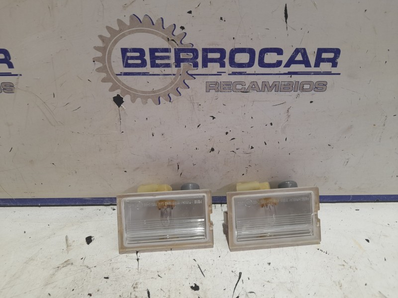 Recambio de piloto matricula para land rover discovery 2.7 td v6 cat referencia OEM IAM UNIDAD  