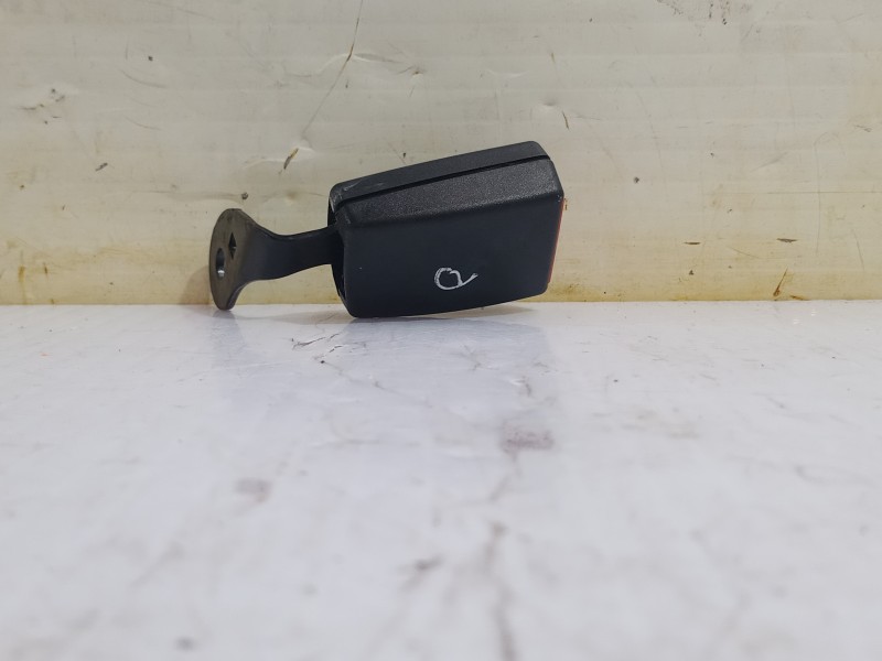 Recambio de enganche cinturon trasero derecho para volkswagen eos (1f7) 2.0 referencia OEM IAM 1Q0857740QVZ  