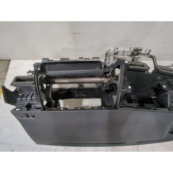 Recambio de salpicadero para peugeot rifter 1.5 bluehdi 100 referencia OEM IAM 16841899ZD  