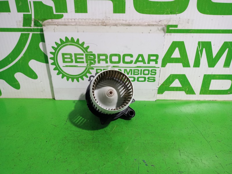 Recambio de motor calefaccion para dacia sandero laureate referencia OEM IAM 5P3730100  