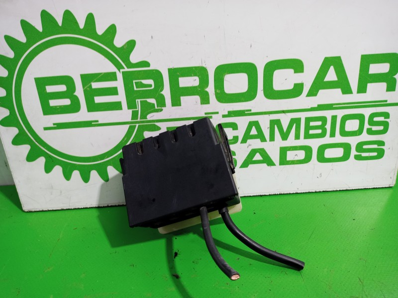 Recambio de caja reles / fusibles para peugeot 207 1.4 referencia OEM IAM 9656984480  